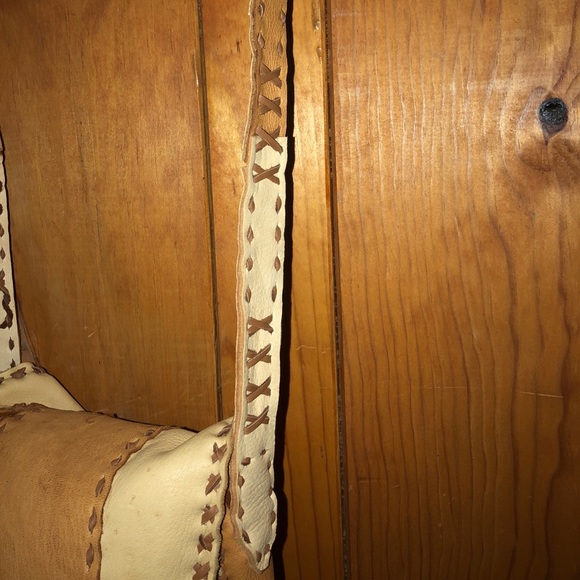 Sold! Handmade, Deer Hide, Crossbody Purse - Picture 8 of 8